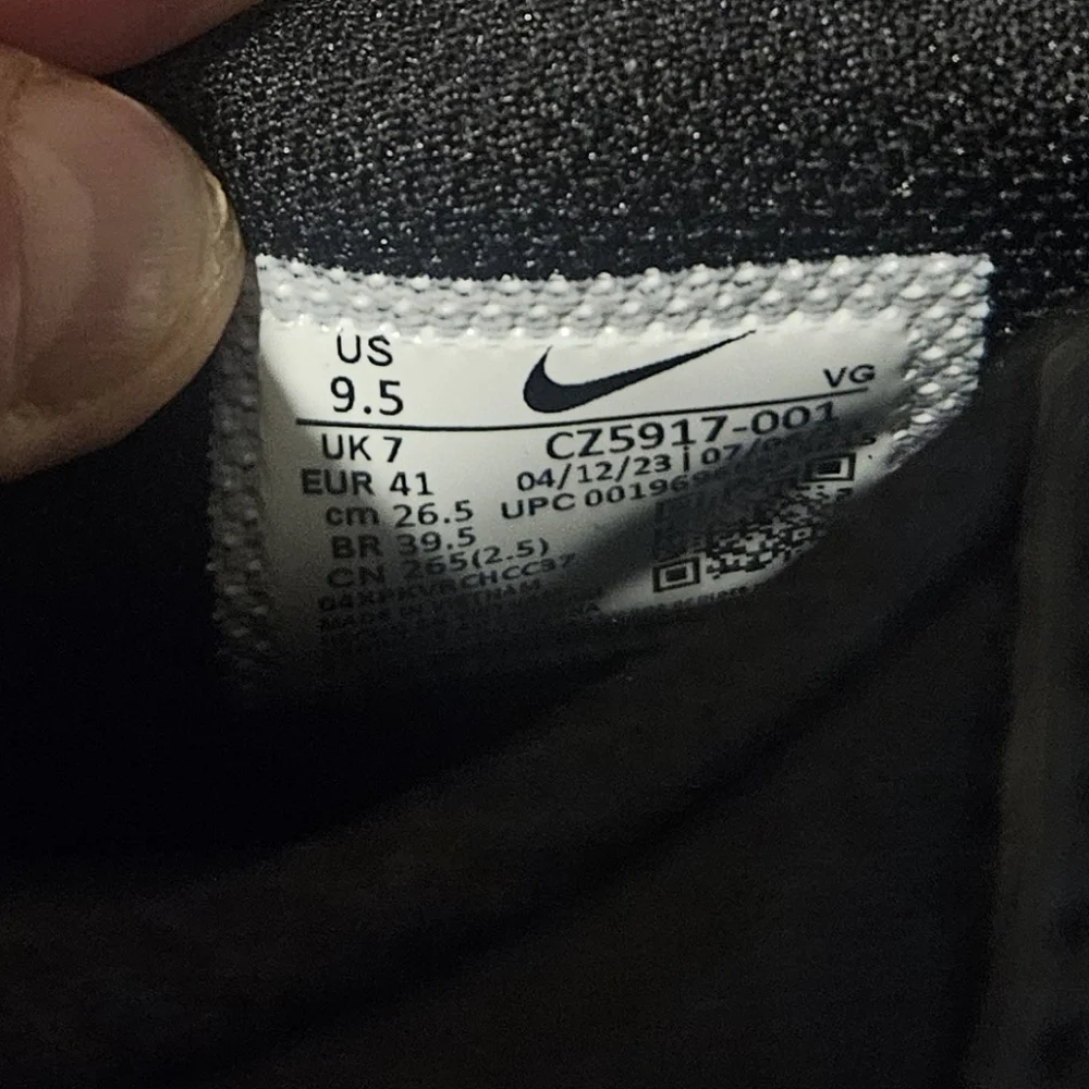Nike Hyperdiamond 4 Elite Metal Fastpitch Softball Cleats: BLACK/GRAY: NIB: 9.5